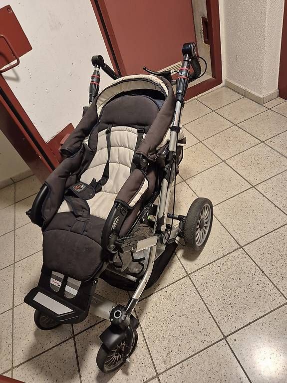 Kinderwagen: Kinderwagen sehr gebraucht – Gebraucht aus Hütten von TabeaFrey