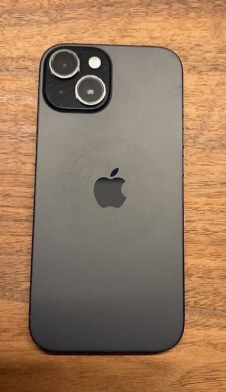 Telefoni cellulari / Smartphones: IPhone 15 schwarz 128GB – Usato da Küttigen venduto da Ch.Marugg 2