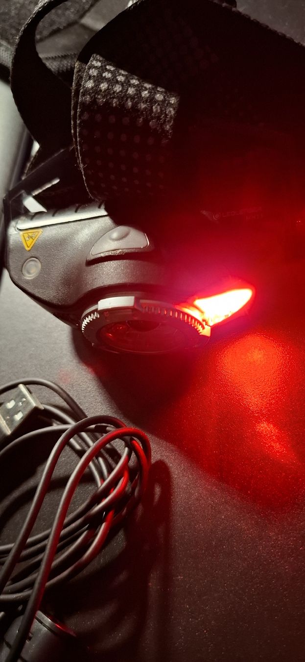 Ledlenser Lampade: LedLenser MH 11 Versand+Verpackung – Nuovo (secondo la descrizione) da Chur venduto da Giffa-04-06 2
