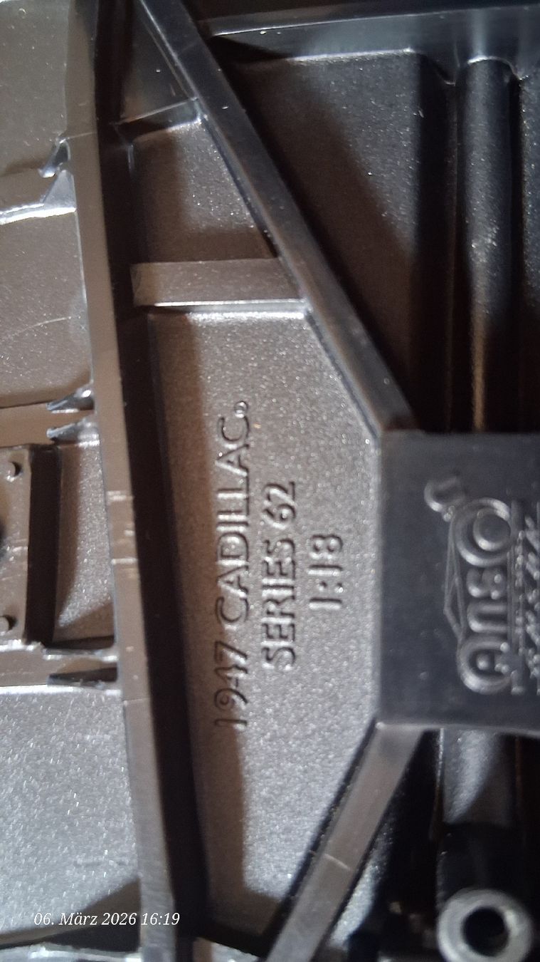 Anson Modellini d'auto: 1:18 Cadillac Serie 62 – Usato da Wolfenschiessen venduto da 2-stroke-garage 6