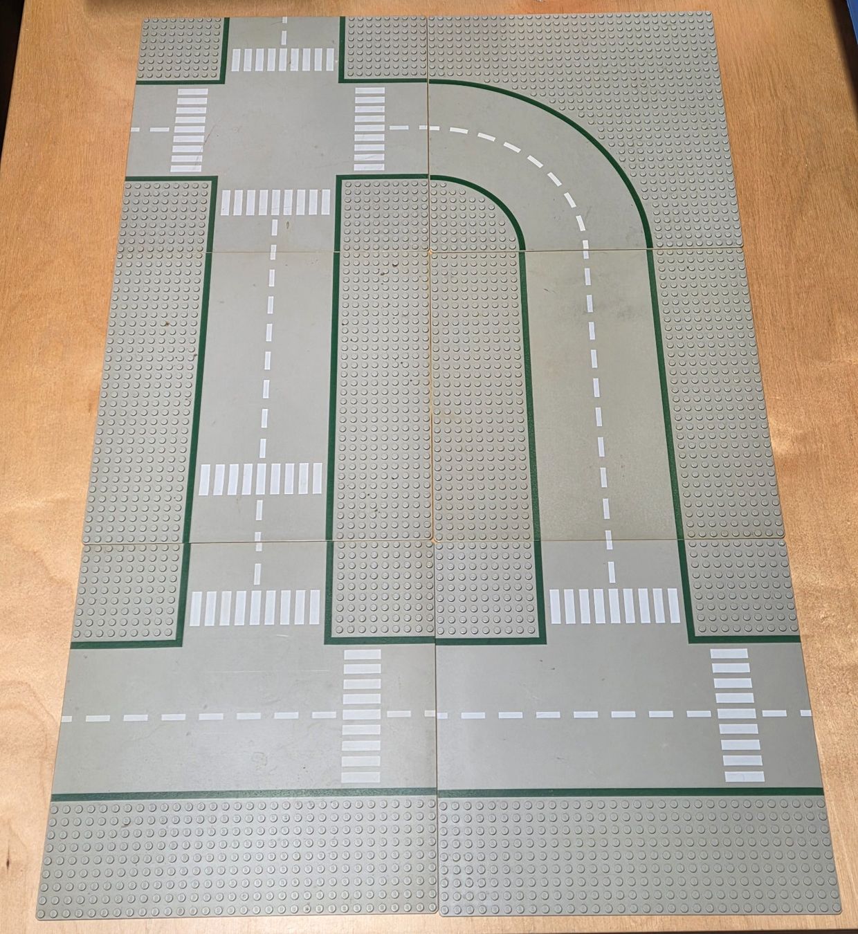 Lego Kit di costruzioni: LEGO 6x Baseplates 32x32 / Strassenplatte – Usato da Basadingen venduto da NekoBricks