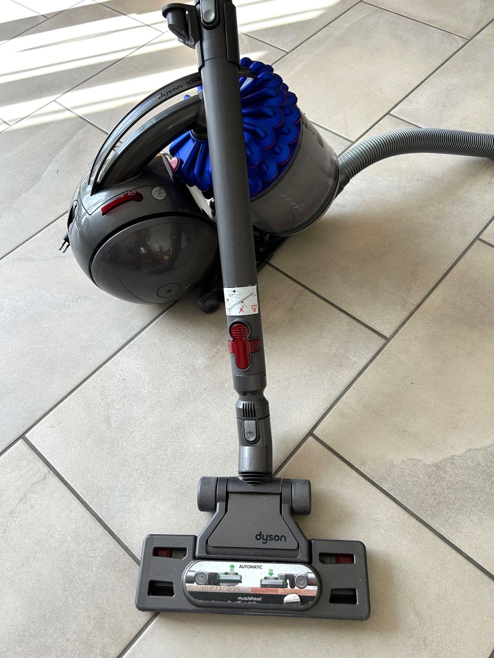 Dyson Aspirapolveri & Accessori: Dyson Cyclone DC52 - Power-Staubsauger – Usato da Schneisingen venduto da Hubf0 1