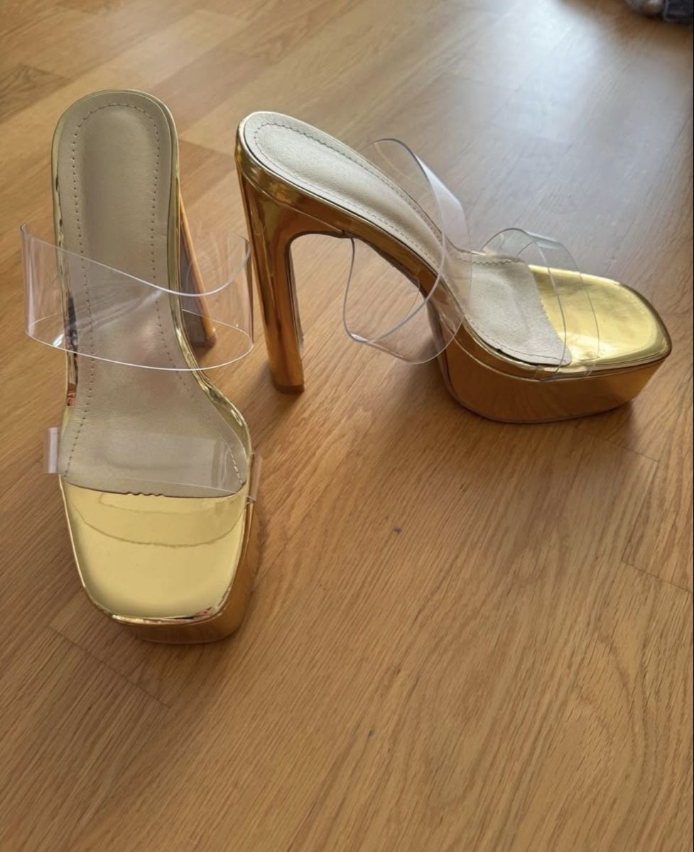 Scarpe da donna: Sandalen gr 37 - 38 gold – Nuovo e nell'imballaggio originale da Unterengstringen venduto da Cuz_5555