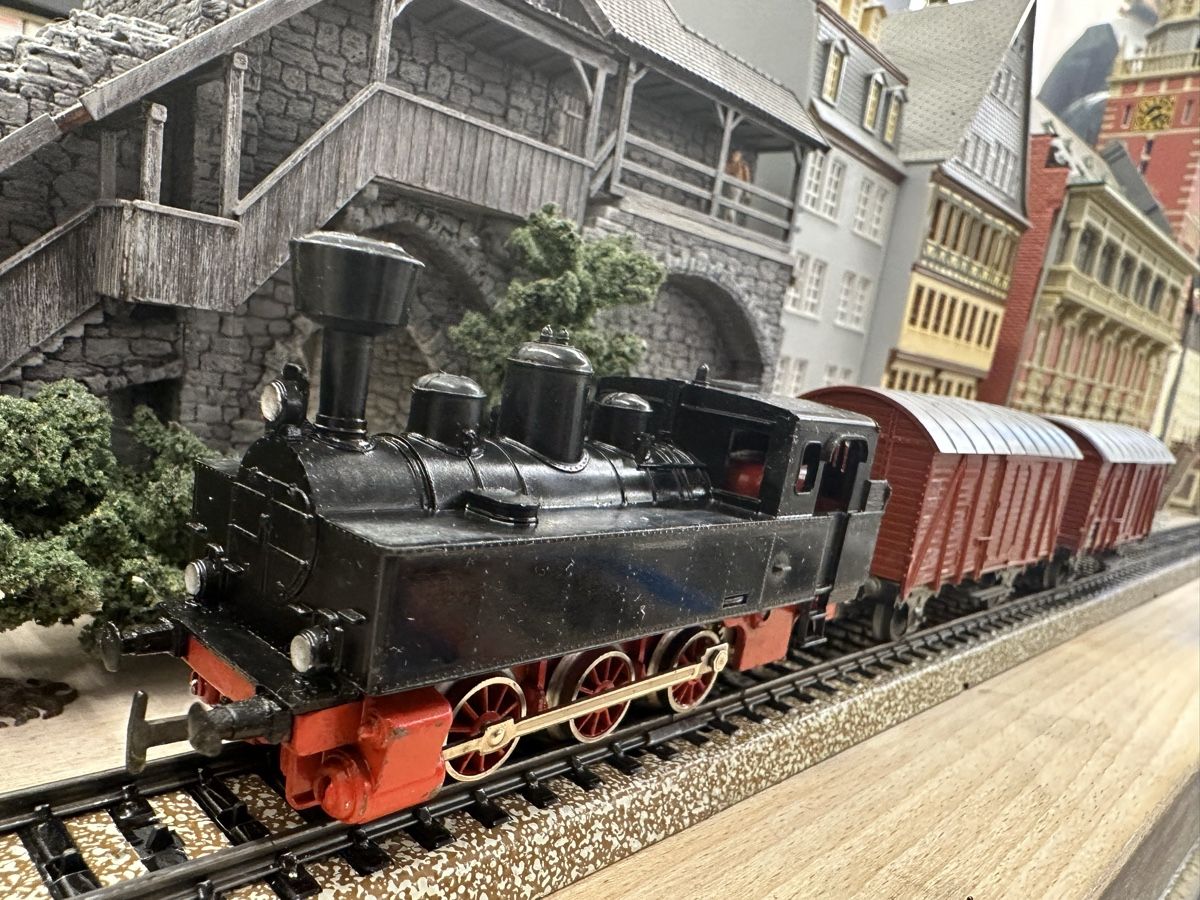 Märklin Modellini di ferrovie: Märklin 3090 DB BR 89 2x4505 Güterwagen – Usato da Lupsingen venduto da New-Haven