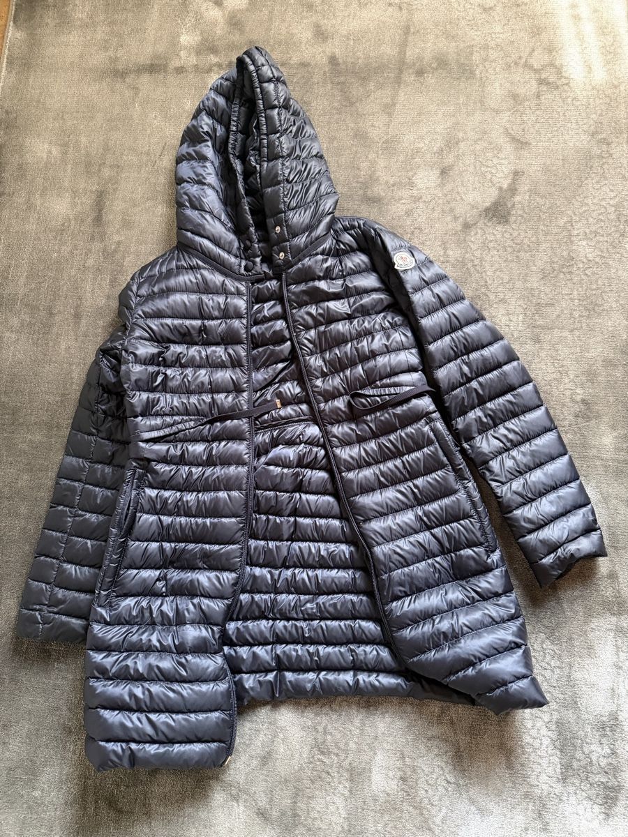 Moncler Manteaux: Dünner Daunenmantel von Moncler – D'occasion à Buchs SG par Gotschna66