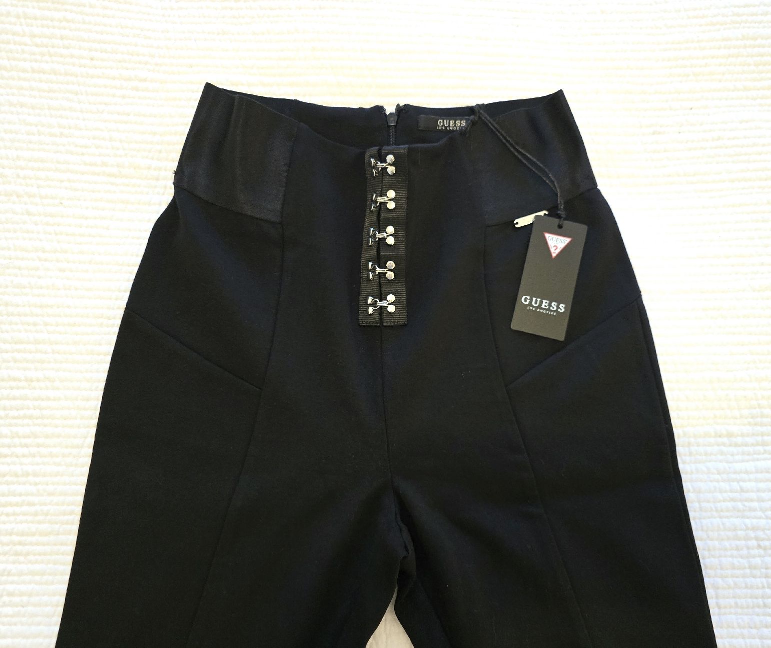 Guess Leggings: Legging Guess, taille S, neuf avec étiquette – Nuovo e nell'imballaggio originale da Genève venduto da cec_d6pg 1