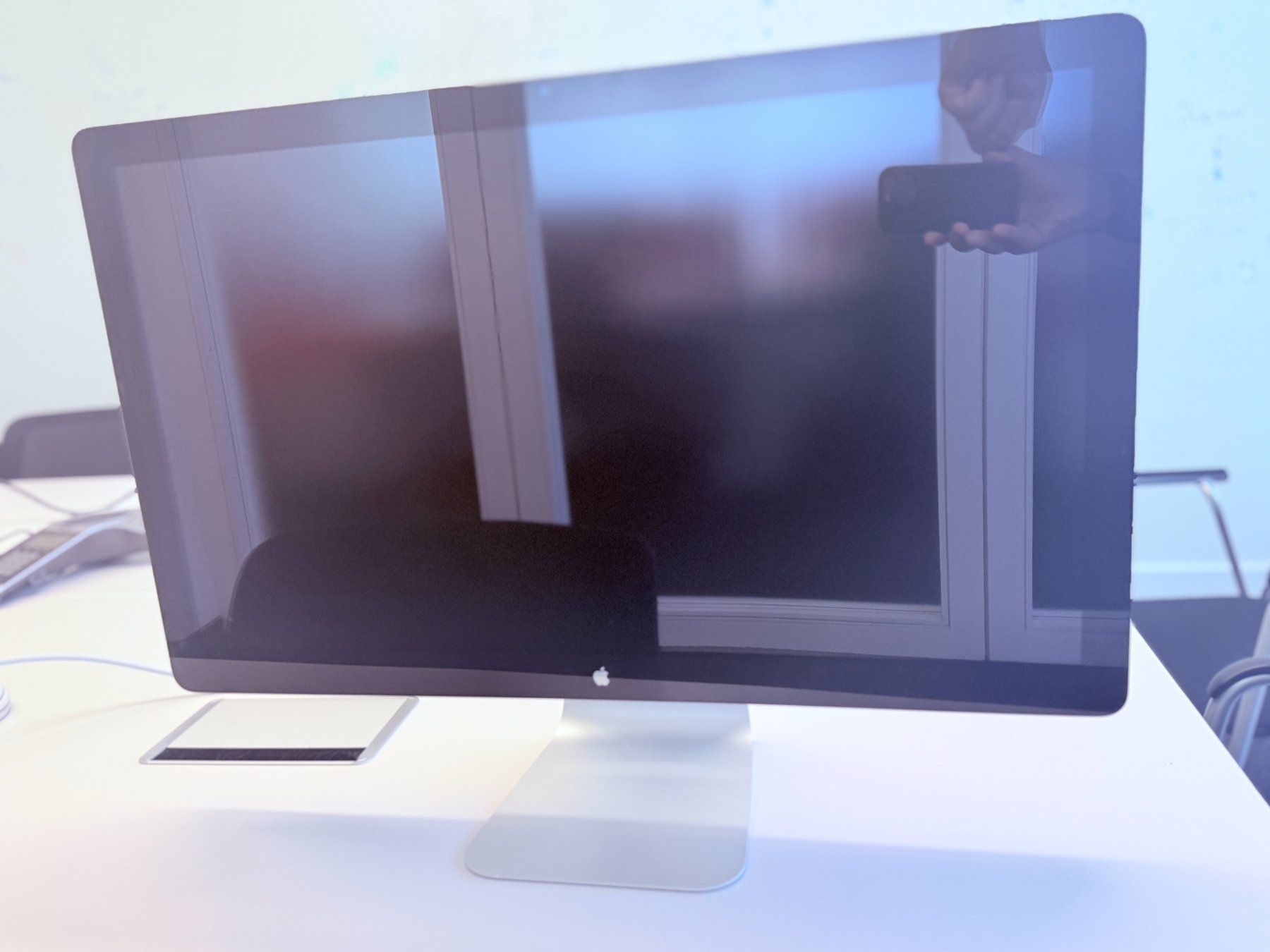 Apple Monitore: Apple LED Cinema Display / Bildschirm 27" – Gebraucht aus Flurlingen von Zuegers 1