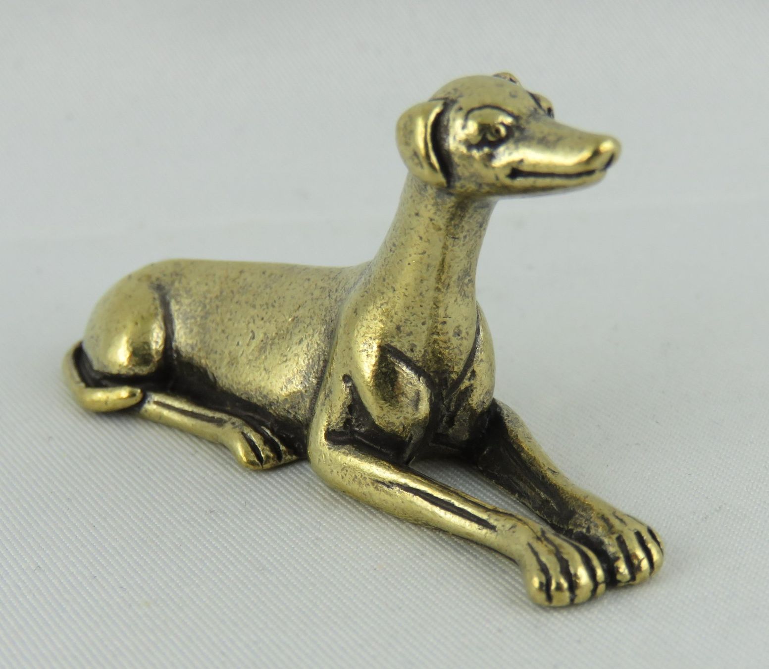Statuette: HUNDE Figur aus Messing - Dekoration - 5,7x3cm – Nuovo e nell'imballaggio originale da Grenchen venduto da Yamahwildstar16 1