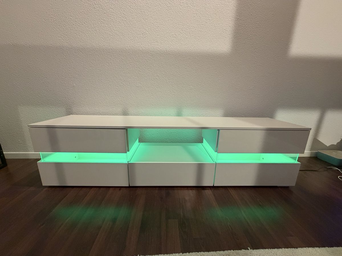 Gonser TV Möbel: TV-Möbel Weiss mit LED-Beleuchtung – Gebraucht aus Steffisburg von anjagr 3