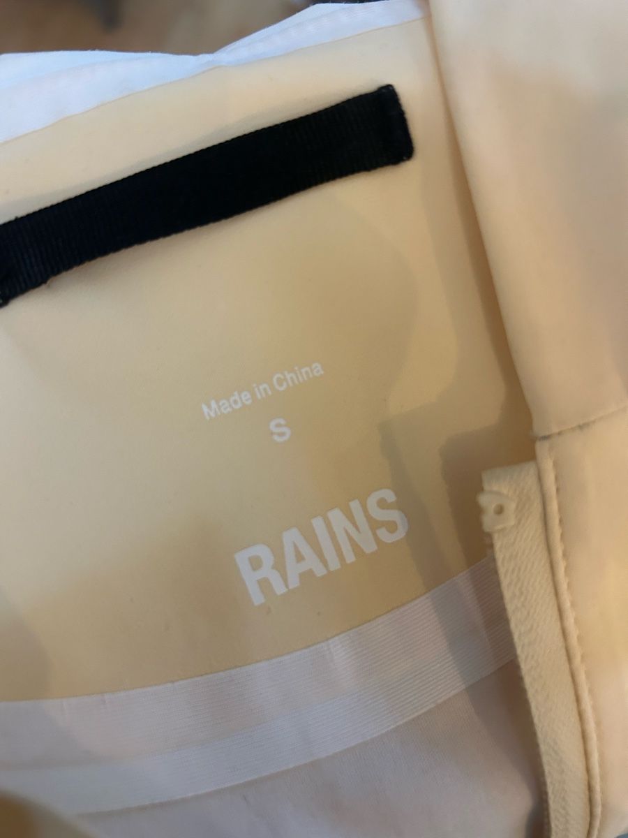 Rains Vestes: RAINS Short String Jacket – D'occasion à Wädenswil par katjamf 1
