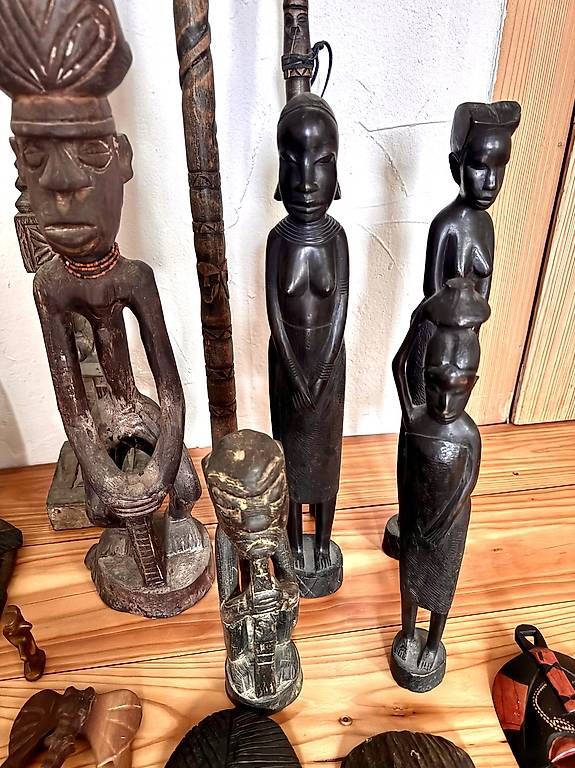 Internationale Kunst: Afrikanische Masken und Figuren – Gebraucht aus Feuerthalen von mic_t8xw 3
