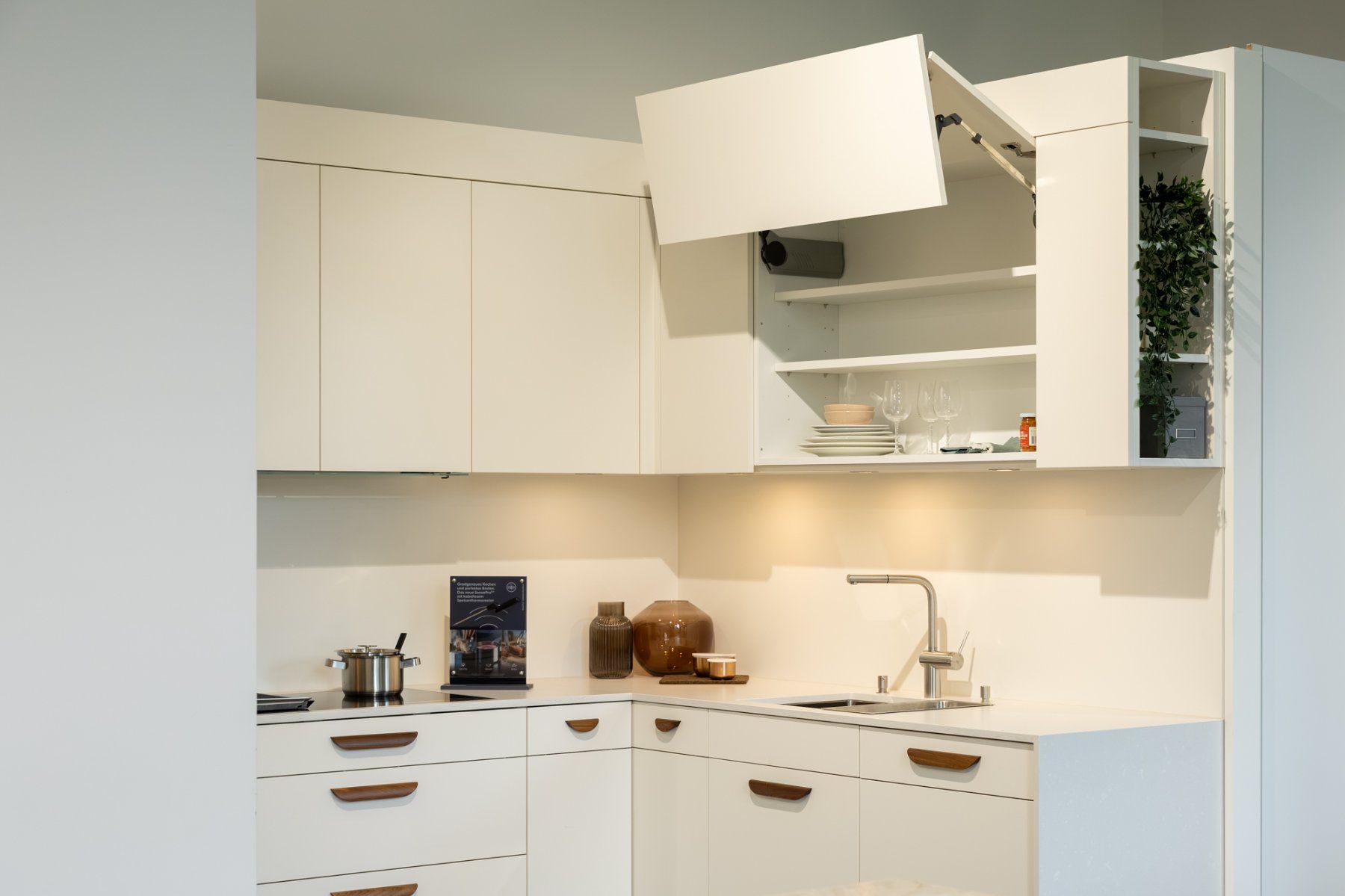 Cucine complete: Ausstellungsküche Veriset – Usato da Pratteln venduto da Veriset_NORD 9