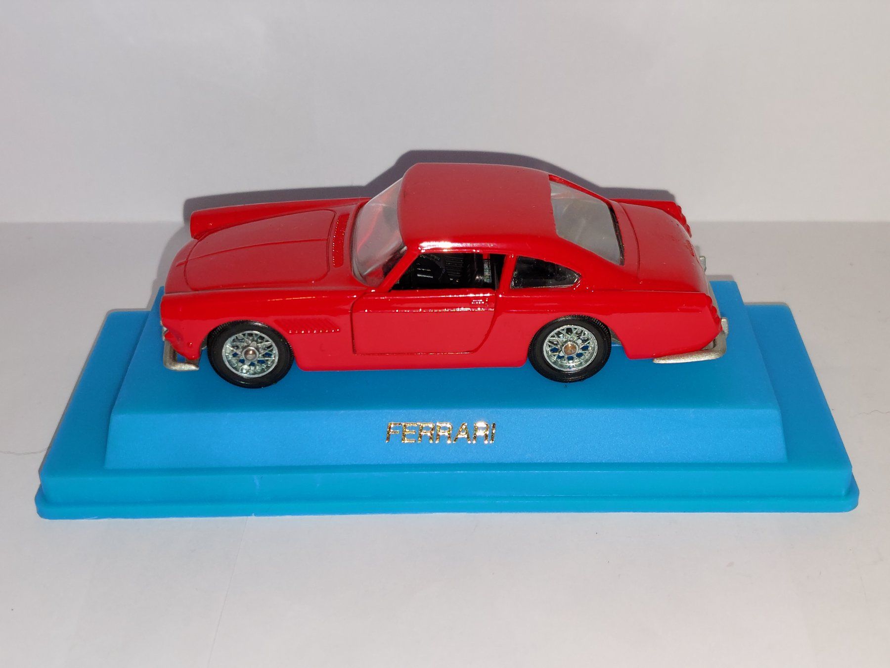 Ferrari Modellautos: Ferrari 250 GT 2+2 1:43 Verem – Gebraucht aus Diegten von isetta590 2