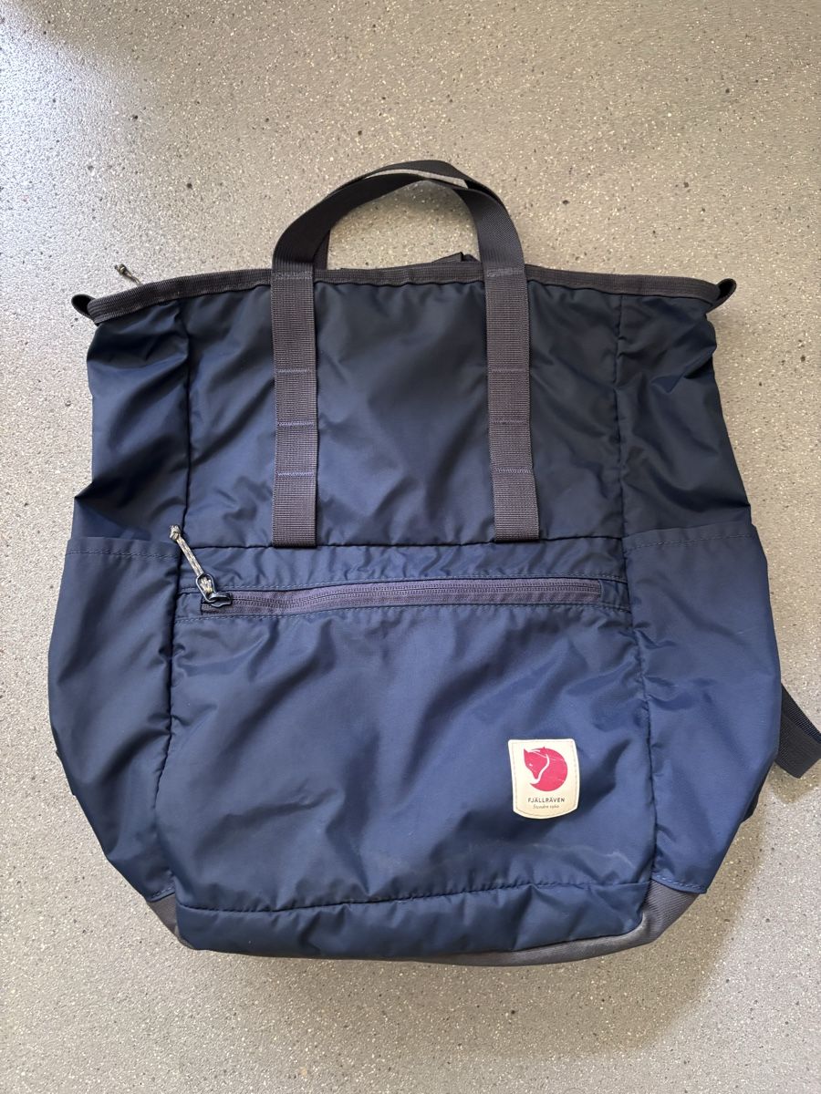 Fjällräven Rucksäcke: Fjällräven High Coast Totepack Navi – Gebraucht aus Rorschacherberg von Kpas