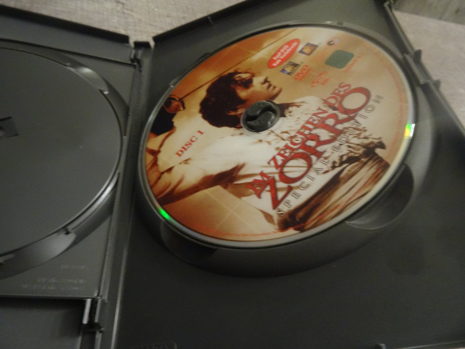 Tutti i DVDs: Im Zeichen des Zorro 2-Disc Special Edition DVD – Usato da Olten venduto da Disc-Verkauf 2