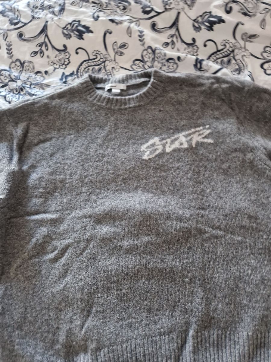 Pulls & Sweat-shirts: Pullover Subdued grau mit Star-Schriftzug Grösse S – D'occasion à Ittigen par Selina_21