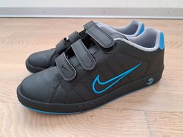 neue Nike Echt-Leder Sneaker Gr. 44 /US 10