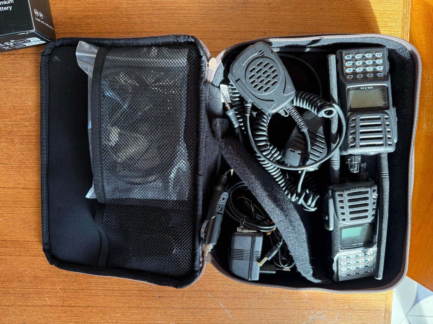 Yaesu Radiocomunicazione: Yaesu 2xVX-170 avec accessoires – Usato da Le Cerneux-Veusil venduto da Maraud01 1