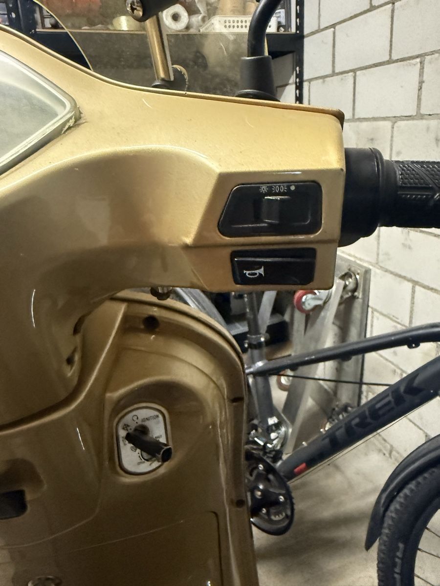 Scooter: Rhino Elegance Elektroroller DEFEKT – Difettoso da Steinmaur venduto da Bal-Rajmi1 2