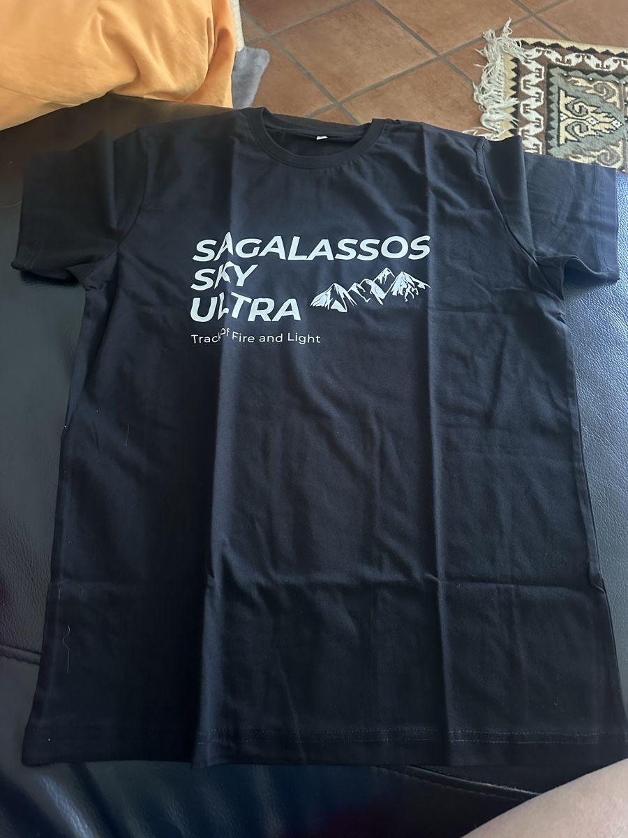 T-shirt: Maglietta in cotone – Nuovo e nell'imballaggio originale da Sigirino venduto da del_l62x