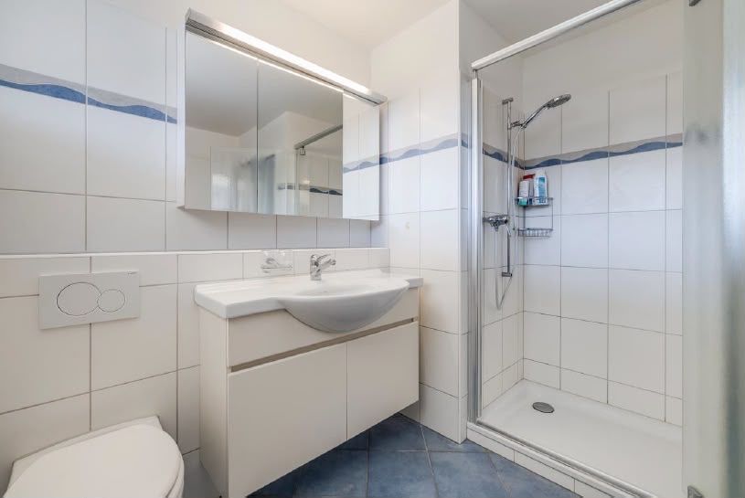 Installations & Meubles: Gratis Badezimmermöbel – D'occasion à Gebenstorf par t.gue 2