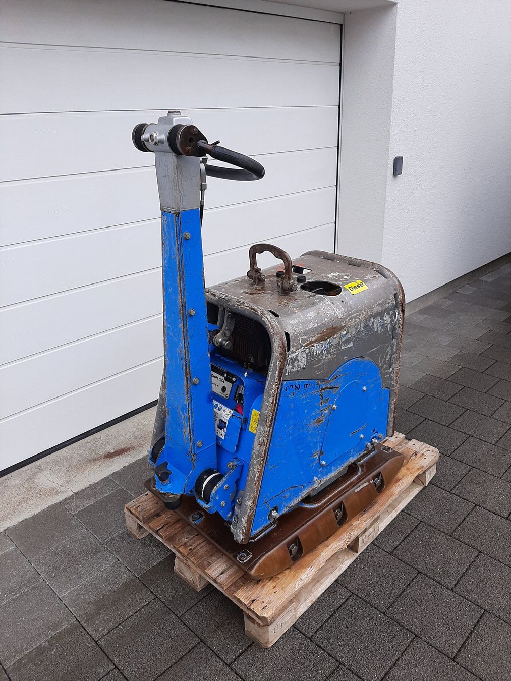 Tutte le macchine: Vibroplatte Rüttelplatte Weber Hatz Diesel – Usato da Rain venduto da Kleinmoto