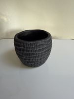 Schwarze Deko-Schale mit Strukturen, top Zustand