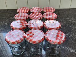 Bonne Maman Gläser mit Deckeln, 12 Stück