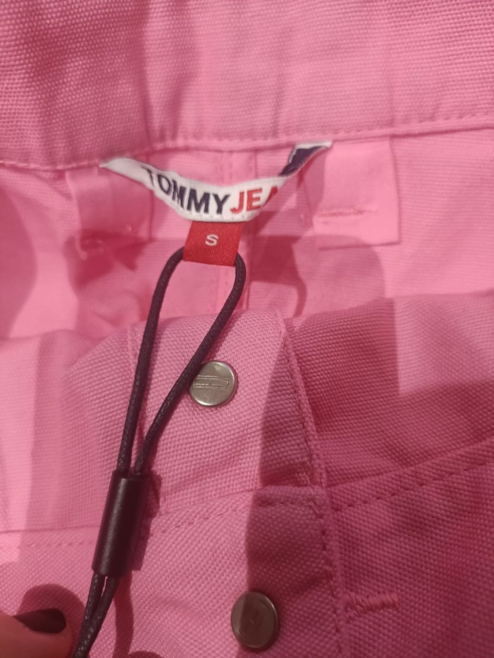 Tommy Hilfiger Gonne: Pinker Jeansrock von Tommy Jeans – Nuovo e nell'imballaggio originale da Brittnau venduto da ValeriaDeR 2