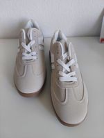 BEIGER TURNSCHUH GR. 37,5 *NEU*