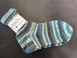 selbst gestrickte Socken 
