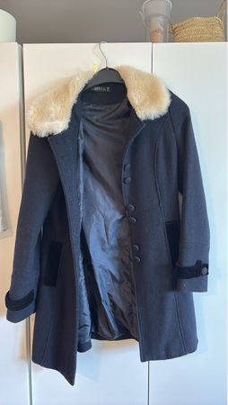 Sugarhill Boutique Wintermantel mit Fellkragen