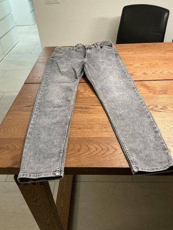 Schöne Bershka Jeans Gr.42