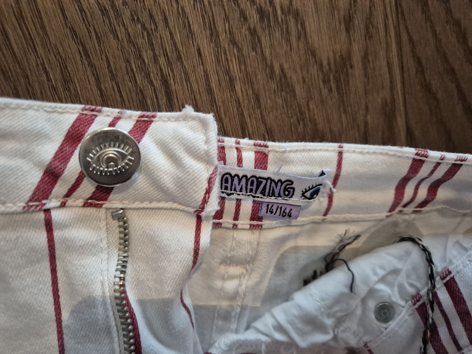 Pantaloni: Sommer Shorts Gr. 164 gestreift rot/weiss – Usato da Unterägeri venduto da Idecurtins 2