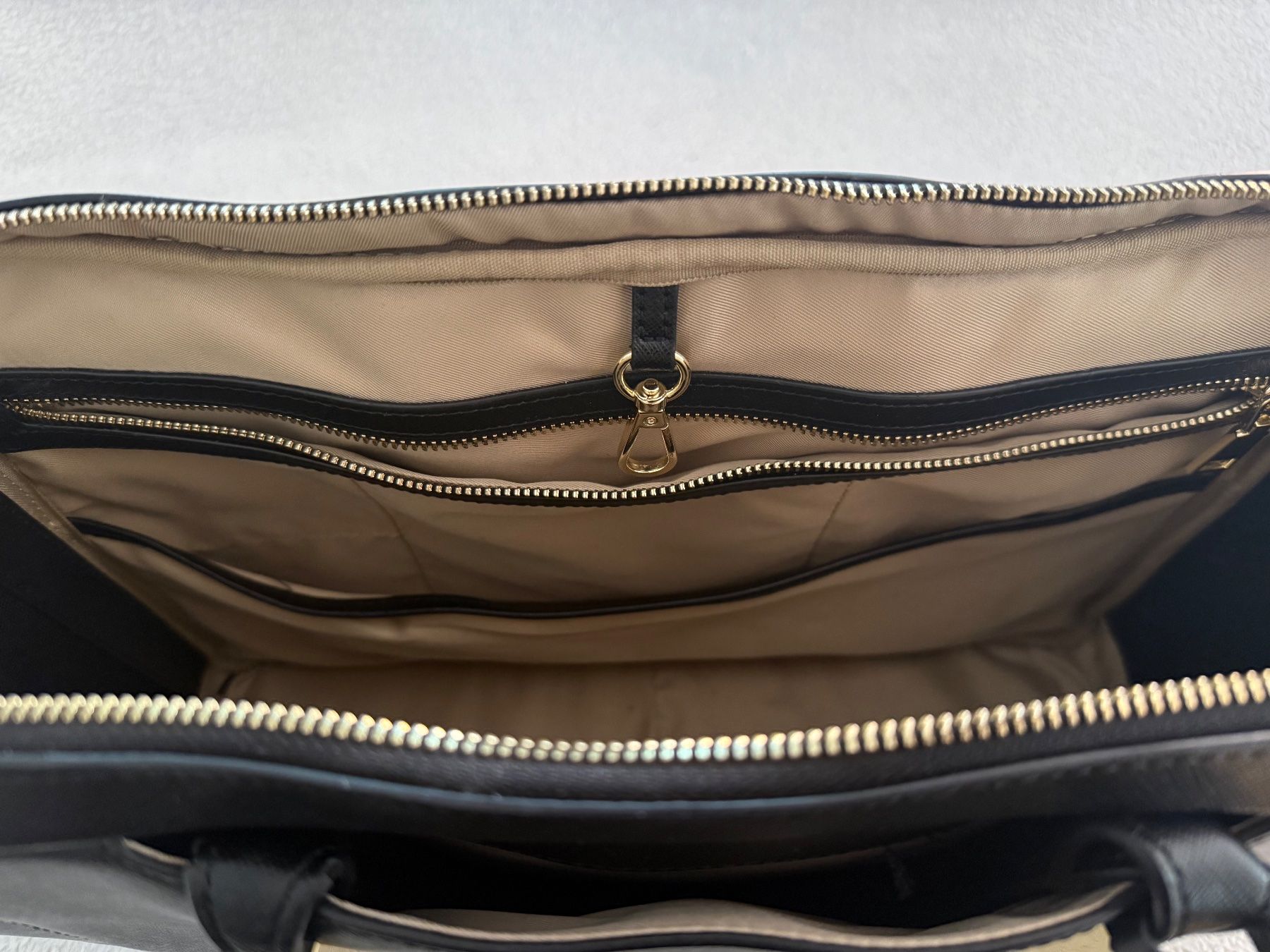 Taschen: La Mansio Businesstasche (Set) – Gebraucht aus Steffisburg von laura_bazinga 2