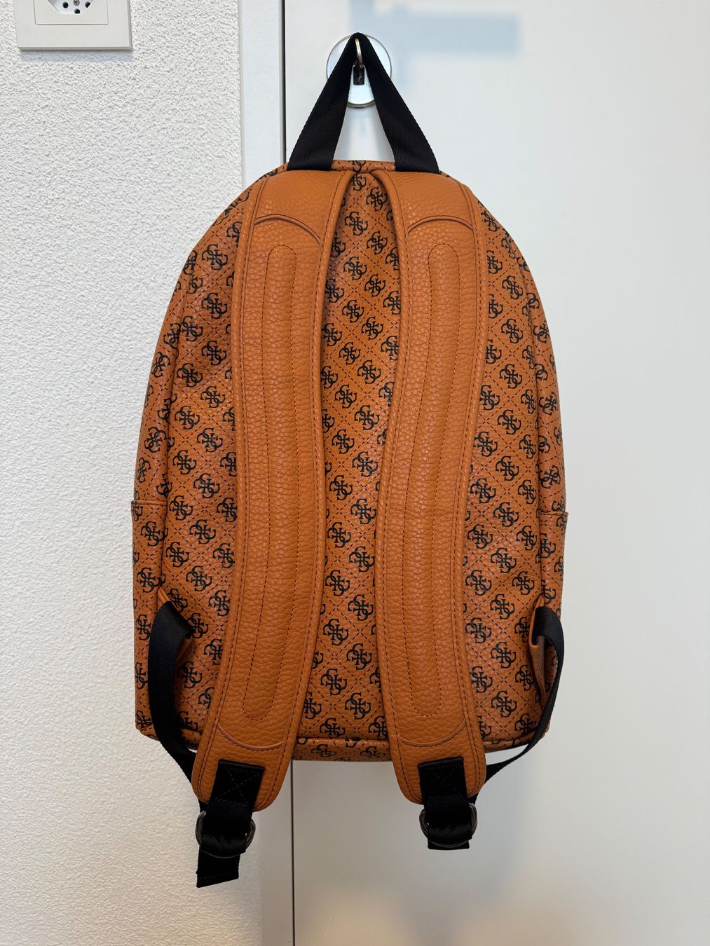 Guess Sacs à dos: Guess Rucksack braun – Neuf (Voir description) à Maisprach par jokoundklaas 1