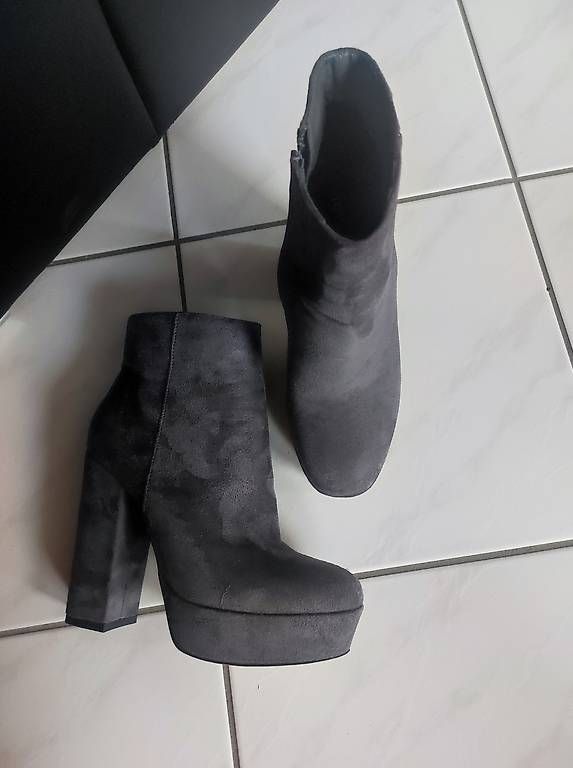 Scarpe da donna: High Heel Stiefeletten – Usato da Thörigen venduto da imo_5f9y 2