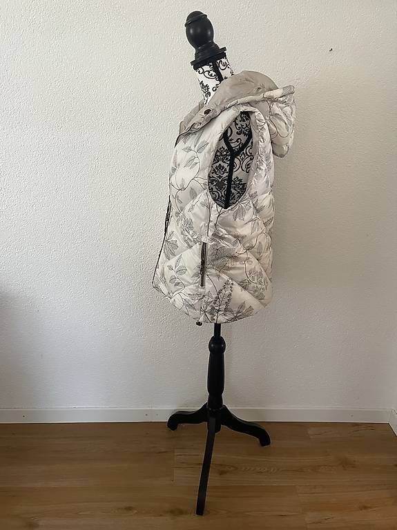 Gilet & Giacche senza maniche: Wunderschöne Weste von Nile - NEU – Nuovo e nell'imballaggio originale da Nänikon venduto da Susan_1 1
