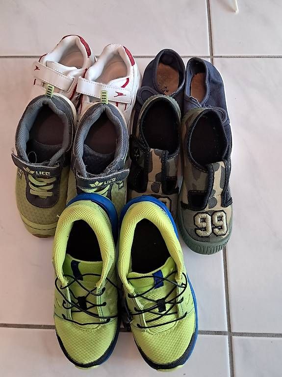 Scarpe per ragazzi: 5 Paar Schuhe Gr. 28/29 – Usato da Belp venduto da Verk976
