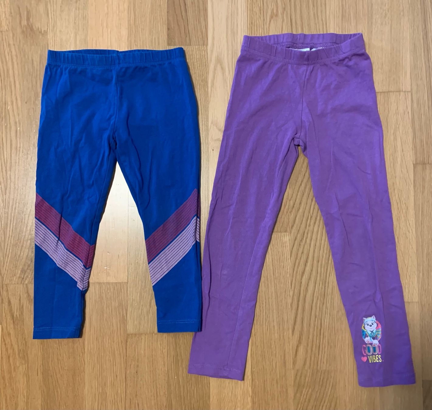 Calze & Collant: kinder leggins 2 paar Gr.104 – Usato da Zürich venduto da bur_6jq9