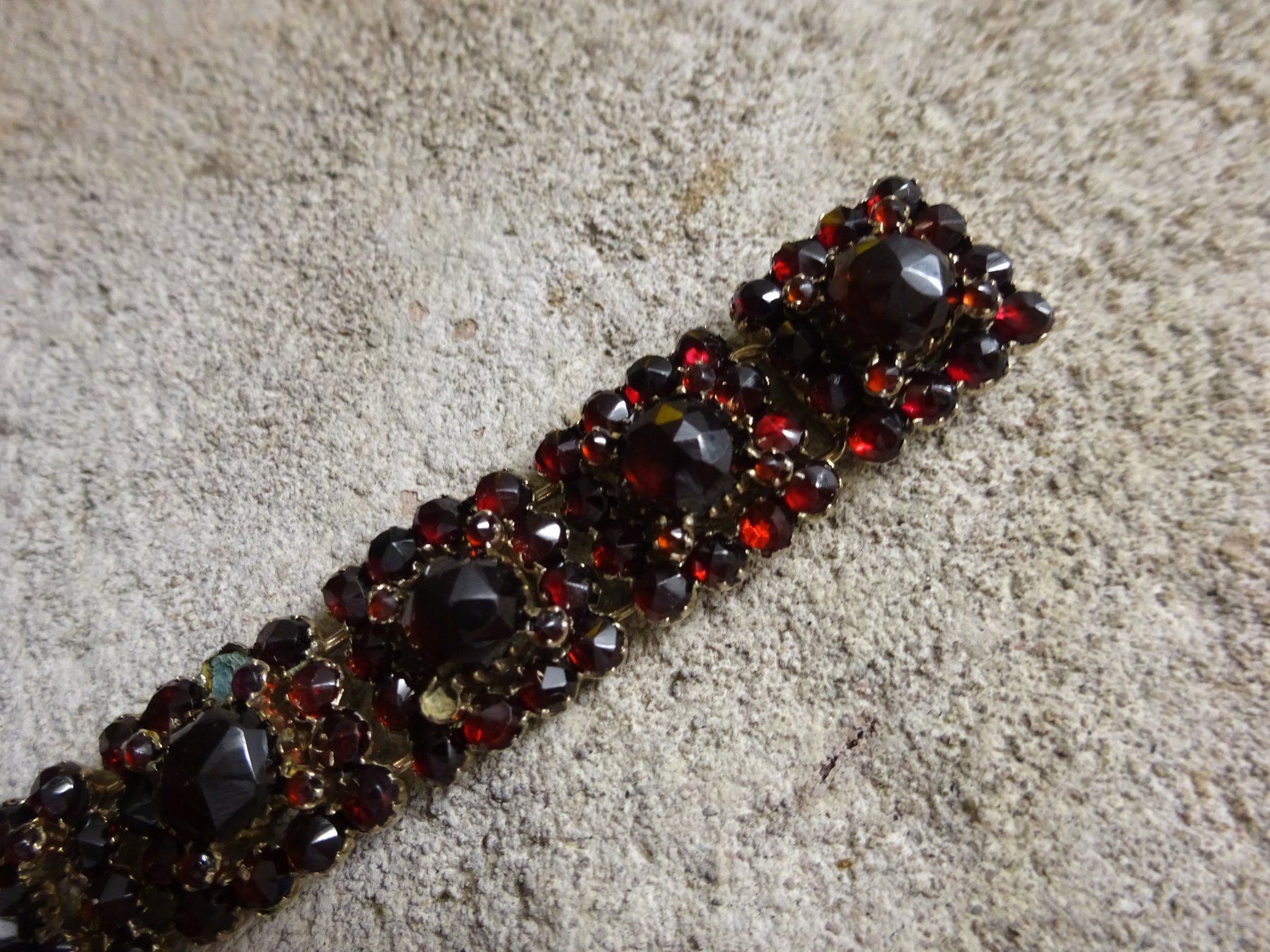 Bracciali & Braccialetti: Art Déco Granat Armband – Usato da Esslingen venduto da FetteSchnecke 5