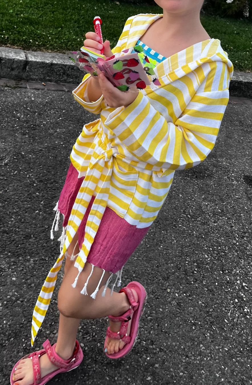 Accappatoi: Beach coat with fringes age 6-8 – Nuovo (secondo la descrizione) da Genève venduto da dmt_y25y