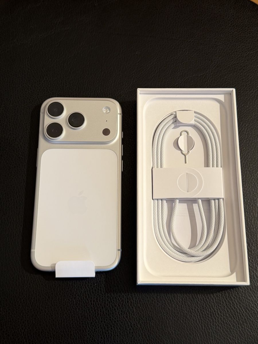 Apple Telefoni cellulari / Smartphones: iPhone 17 Pro 256GB Silver  – Nuovo e nell'imballaggio originale da Thusis venduto da Ci23ccio 1