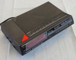 Vintage 80er Jahre Radiowecker QUASAR