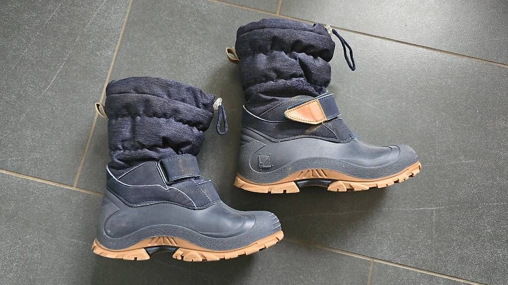 Scarpe per ragazzi: schöne Winterstiefel – Usato da Greifensee venduto da gizzmo25