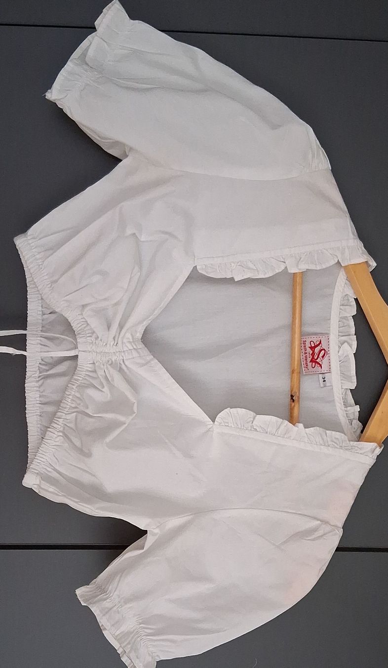 Blusen: Trachtenbluse weiss Grösse 34 – Gebraucht aus Haslen AI von stefanieb1994