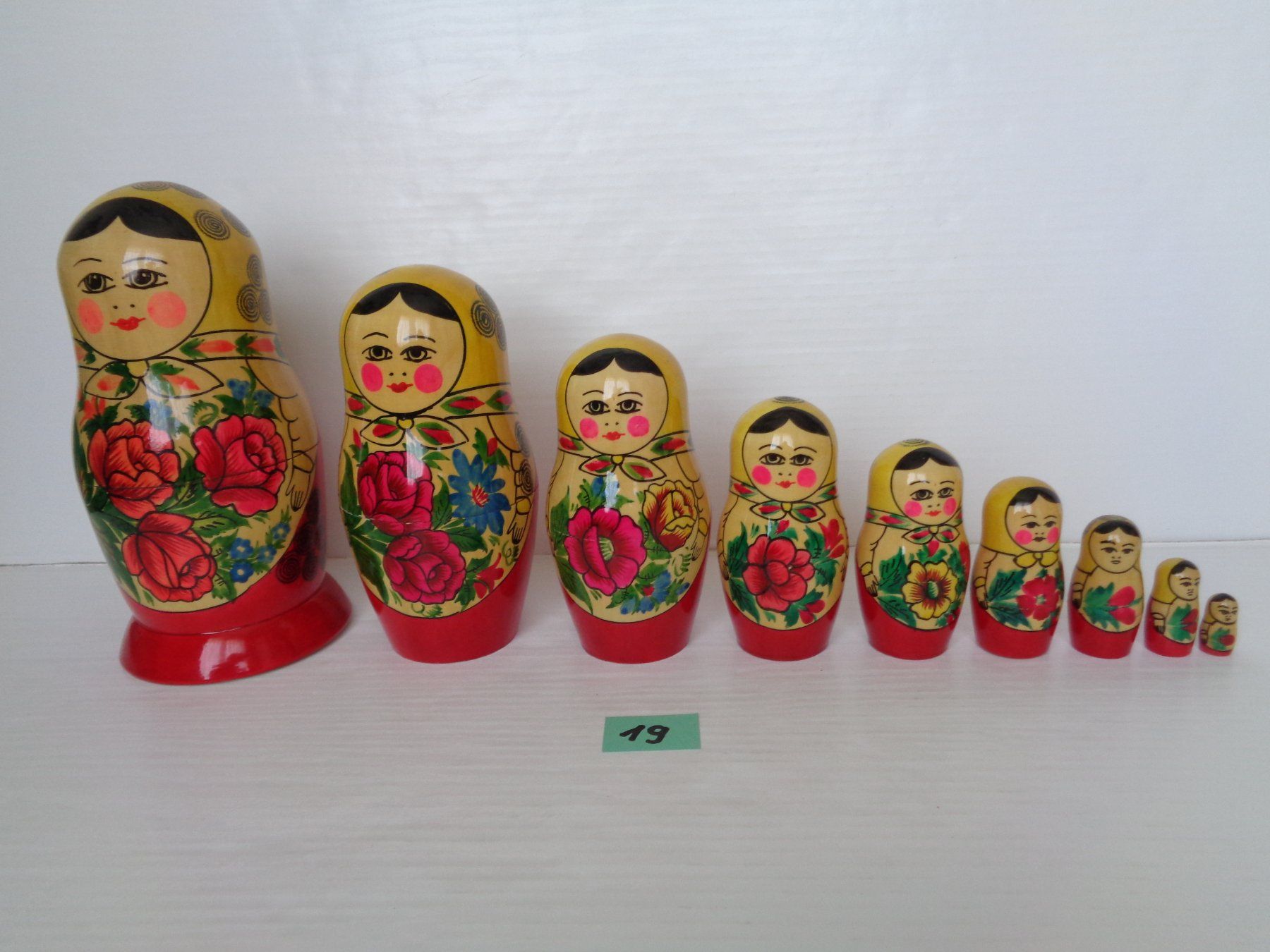 Figuren: Matroschka-Babuschka 9-teilig – Gebraucht aus Chur von omonia