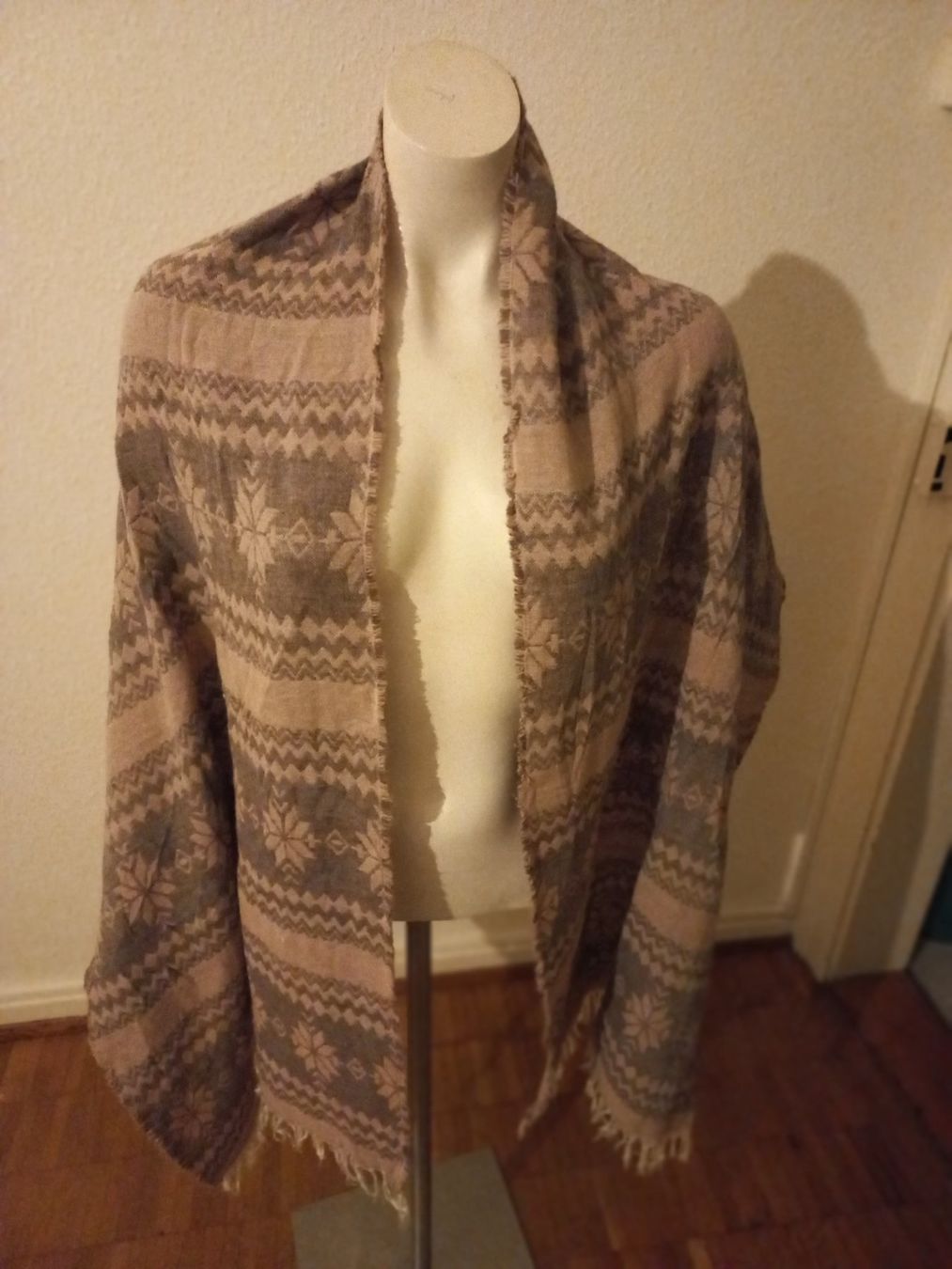 Foulards, Tücher & Schals: Schal – Neu und originalverpackt aus Basel von zaa_7ft5 4