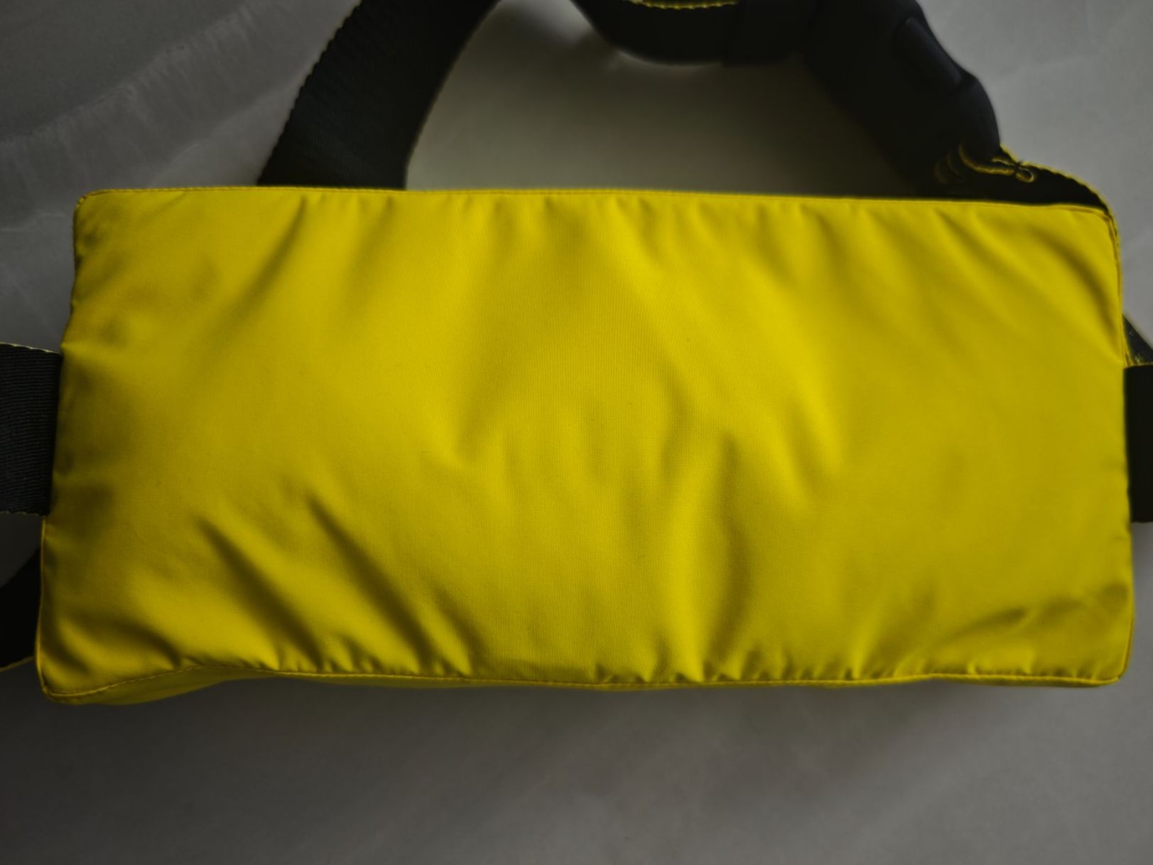 Nike Taschen: Bauchtasche Nike x Off-White Collab gelb "KEEP BACK" – Gebraucht aus Neuhausen am Rheinfall von geekgadget 2