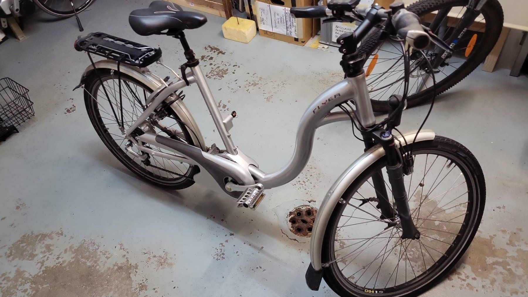 Flyer Biciclette: Vélo Flyer gris – Difettoso da Hombrechtikon venduto da Ricardochene 2